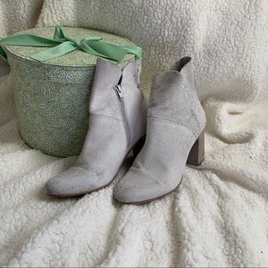 Seychelles Prop Off White Leather Bootie